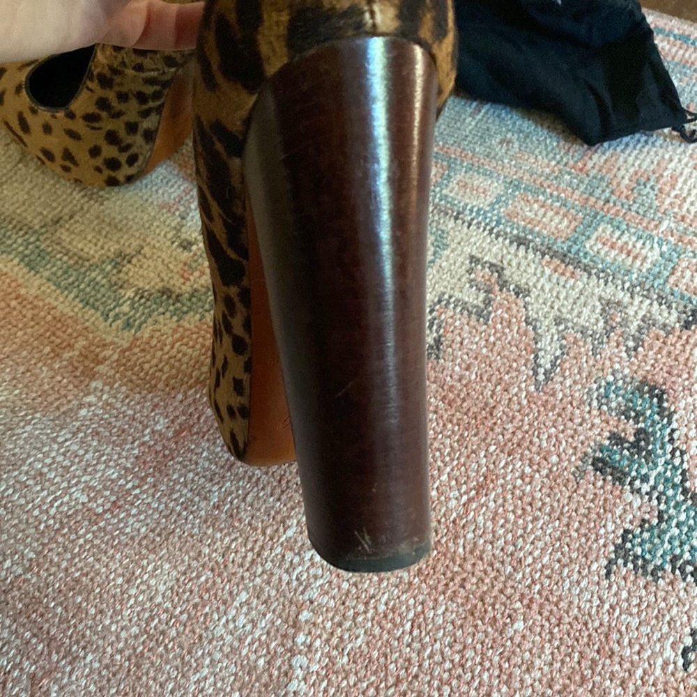 B Brian Atwood Leopard Ponyskin 5.5”  Heels - Picture 10 of 10